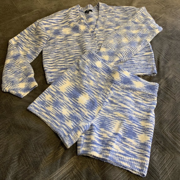 ‼️Last chance by Feb 5‼️ Lounge Sweater & Shorts Set - Picture 1 of 7